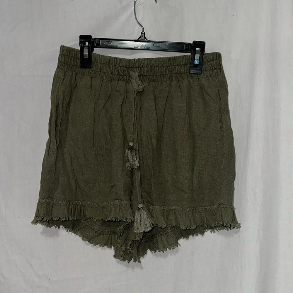 green Wonderly shorts size small